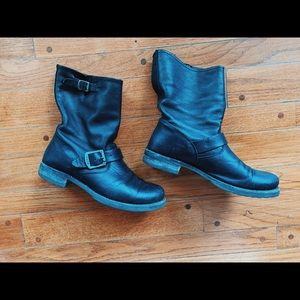 Frye Veronica short boots